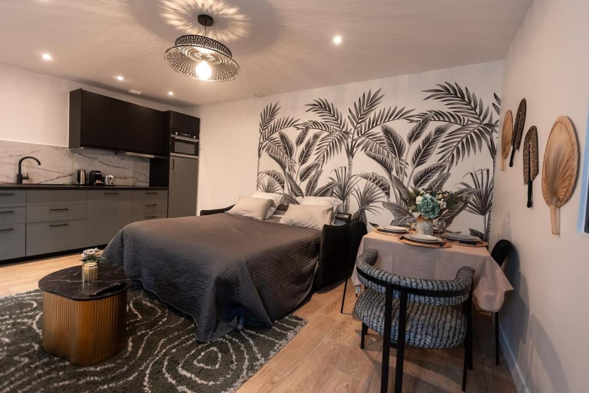 Appartement Rez De Chausse Dans Rue Pavee 4 Pers Nation *